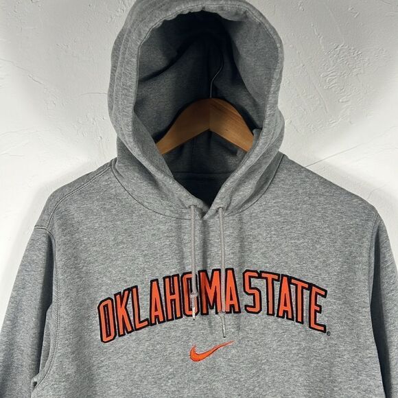 🏈 Vintage OKLAHOMA STATE COWBOYS Nike Center Swoosh Pullover HOODIE Sweatshirt - Picture 2 of 7